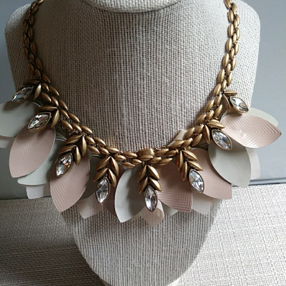 Birdie Necklace